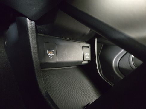 Used 2020 Honda HR-V LX image 21
