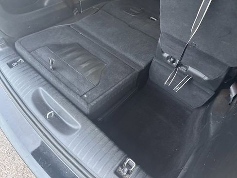 Used 2025 Chrysler Pacifica Select image 28