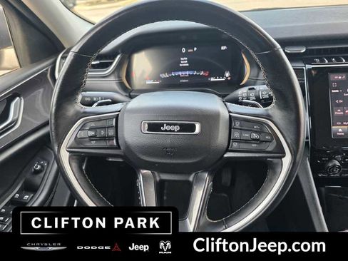 Used 2022 Jeep Grand Cherokee L Laredo w/ Luxury Tech Group I AWD/4WD image 23
