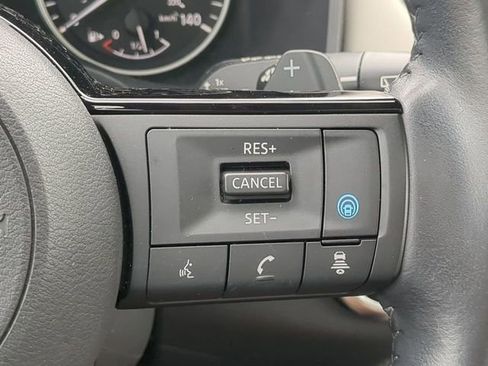 Used 2023 Nissan Rogue SL w/ SL Premium Package image 32