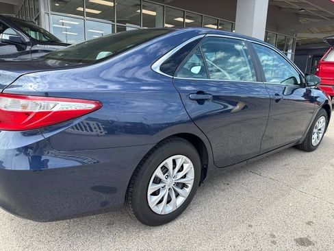Used 2015 Toyota Camry LE FWD image 3