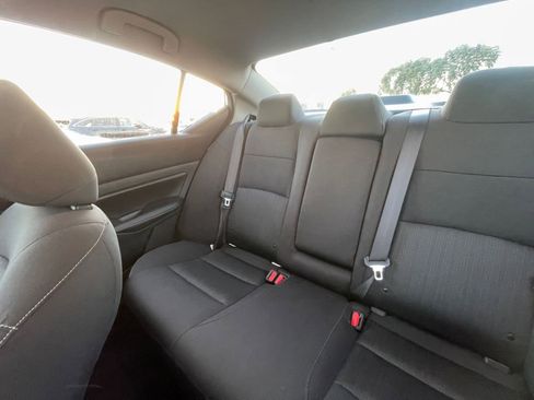 Used 2025 Nissan Altima 2.5 SV image 40