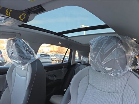 New 2026 Volkswagen Tiguan SE image 22