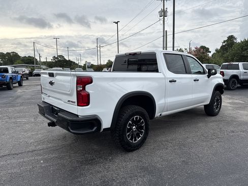 Used 2024 Chevrolet Silverado 1500 ZR2 w/ Technology Package AWD/4WD image 14