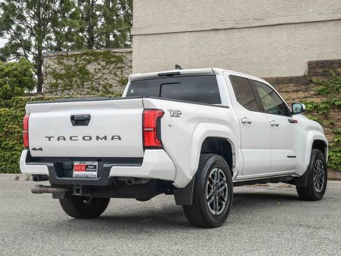 Used 2024 Toyota Tacoma TRD Sport w/ TRD Sport Upgrade Package AWD/4WD image 7