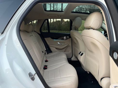 Used 2017 Mercedes-Benz GLC 300 4MATIC image 27