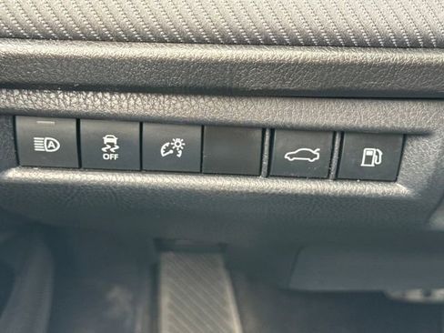 Used 2025 Toyota Camry SE image 30