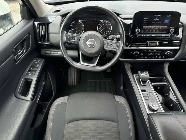 Certified 2025 Nissan Pathfinder SV AWD/4WD image 15