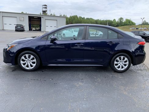 Used 2021 Toyota Corolla LE FWD image 17