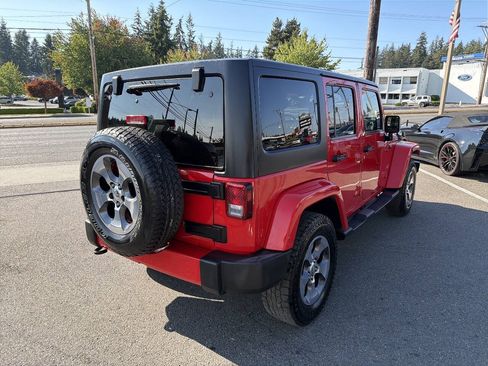 Used 2017 Jeep Wrangler Unlimited Sahara w/ Connectivity Group AWD/4WD image 8