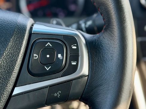 Used 2017 Toyota Camry SE image 17