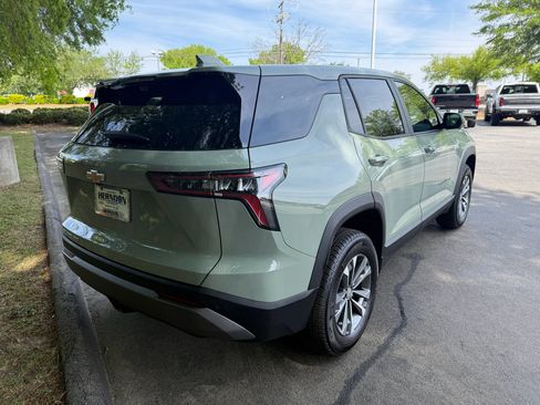 New 2026 Chevrolet Equinox LT w/ Convenience Package II AWD/4WD image 10
