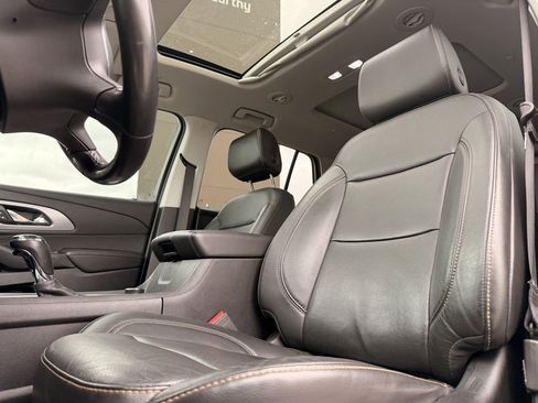 Used 2020 Chevrolet Traverse Premier w/ Redline Edition image 8
