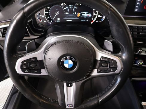 Used 2019 BMW 530i xDrive w/ M Sport Package AWD/4WD image 3