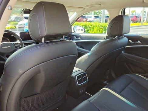 Used 2025 Genesis G70 2.5T RWD image 8