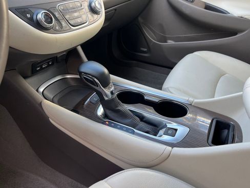 Used 2024 Chevrolet Malibu LT image 41