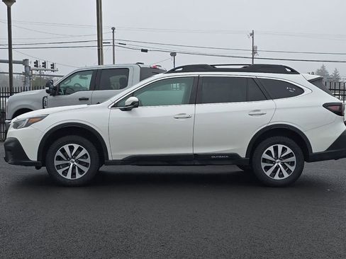Used 2022 Subaru Outback Premium image 7