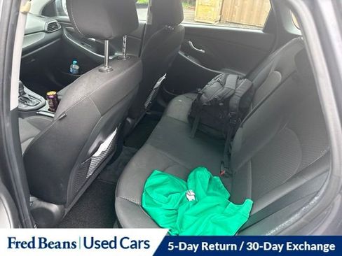 Used 2019 Hyundai Elantra GT FWD image 10