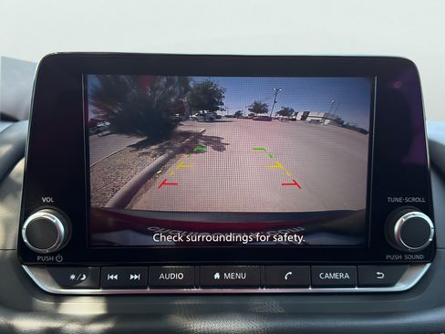 Used 2023 Nissan Rogue S FWD image 16