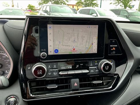 Used 2023 Toyota Highlander XSE AWD/4WD image 5