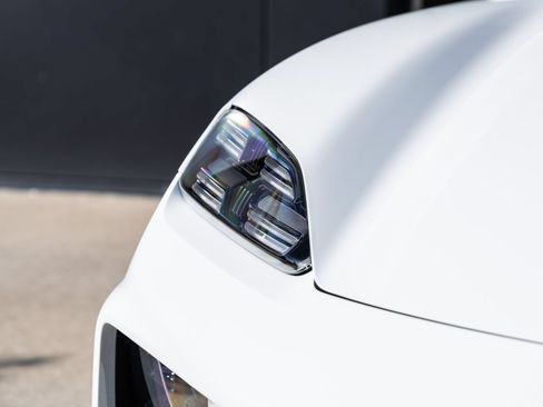 Certified 2025 Porsche Macan 4S Electric AWD/4WD image 18