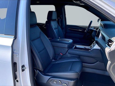 Used 2024 GMC Yukon XL Denali w/ Max Trailering Package AWD/4WD image 8