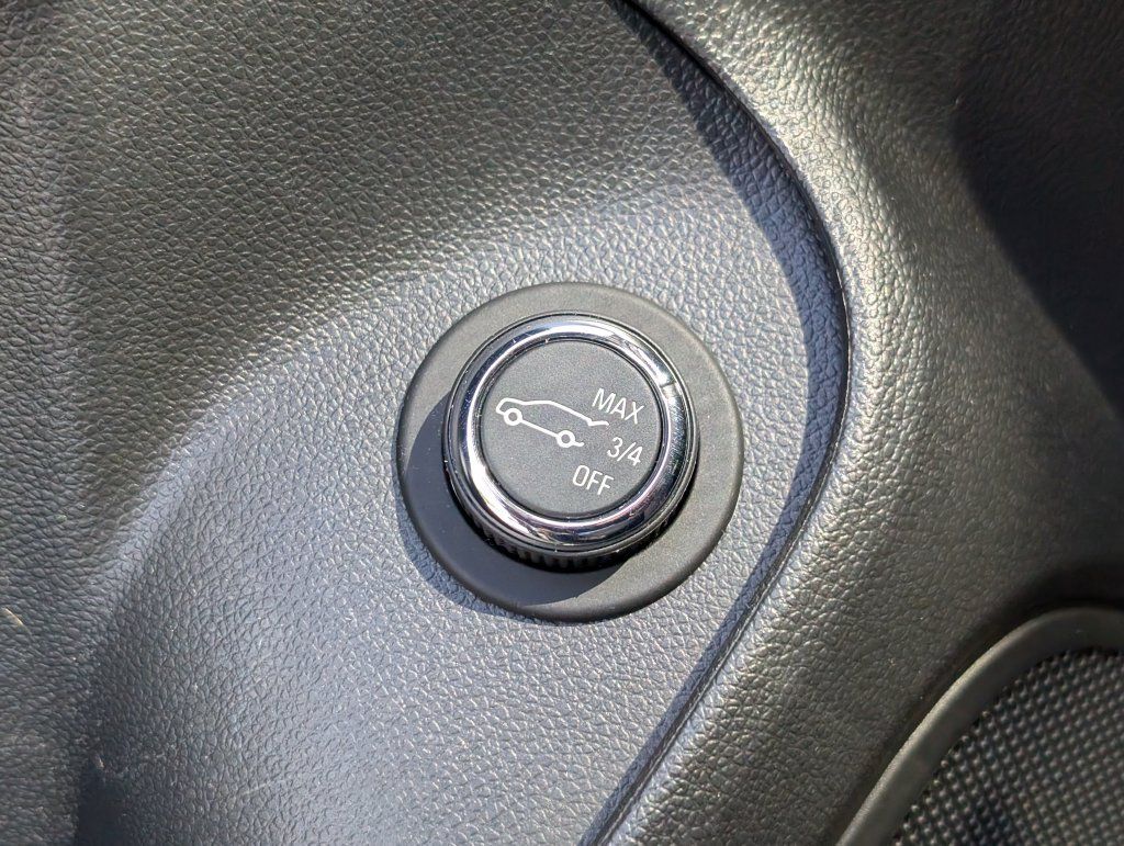 Used 2022 Buick Encore GX Essence w/ Experience Buick Package FWD image 31