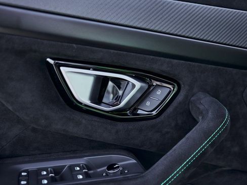 Used 2024 Lamborghini Urus Performante image 43