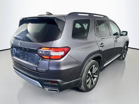 Used 2024 Honda Pilot Touring image 8