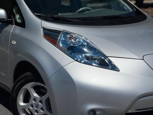 Used 2012 Nissan Leaf SL FWD image 3