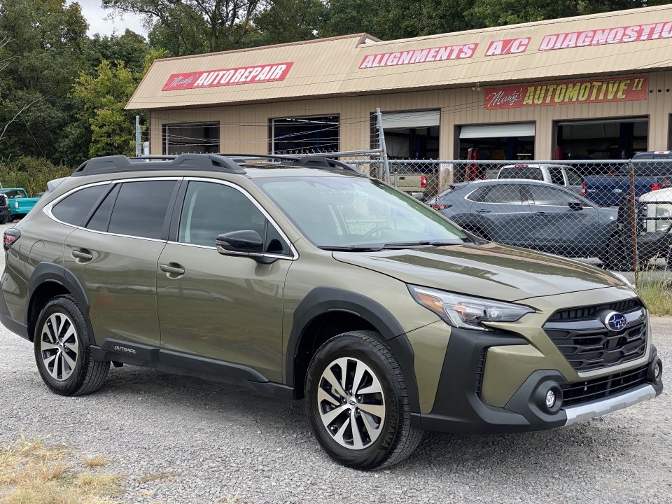 Used 2024 Subaru Outback Premium w/ Popular Package #1A AWD/4WD image 3