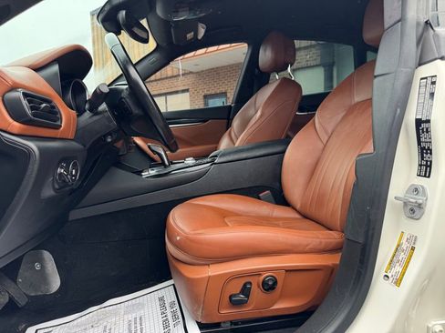 Used 2019 Maserati Levante image 28