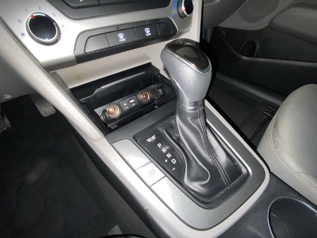 Used 2017 Hyundai Elantra SE FWD image 19