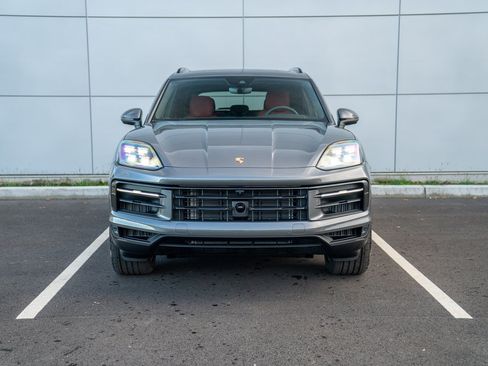 Certified 2026 Porsche Cayenne AWD/4WD image 6