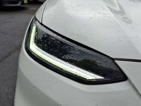 Certified 2024 Honda HR-V EX-L image 9