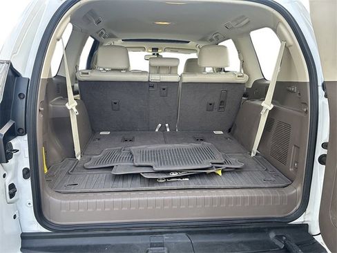 Used 2018 Lexus GX 460 image 18