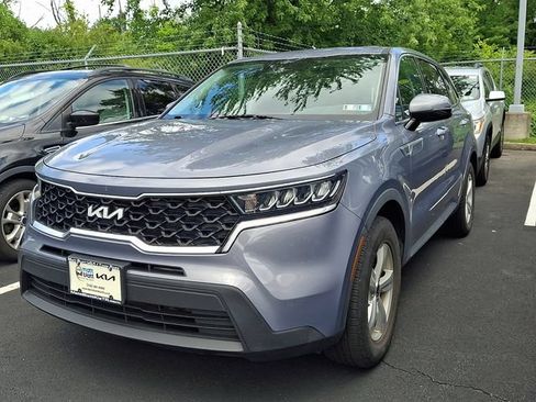 Used 2022 Kia Sorento LX FWD image 3