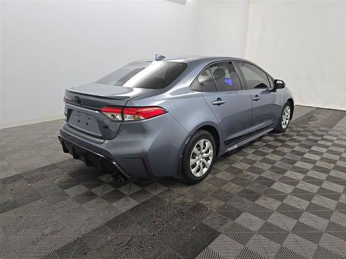 Used 2025 Toyota Corolla SE FWD image 4