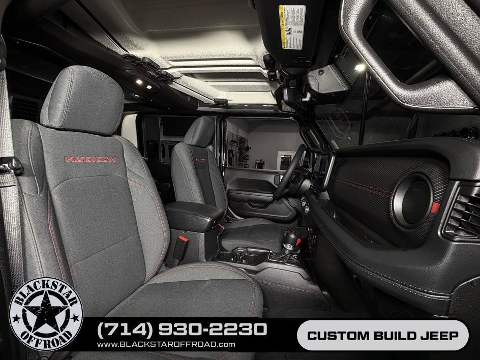 Used 2024 Jeep Gladiator Rubicon w/ Technology Group AWD/4WD image 22