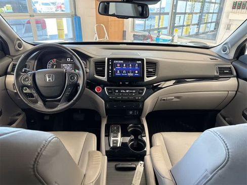 Certified 2017 Honda Pilot Touring image 15