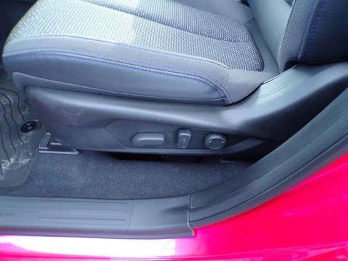 Certified 2025 Subaru Forester Premium image 17