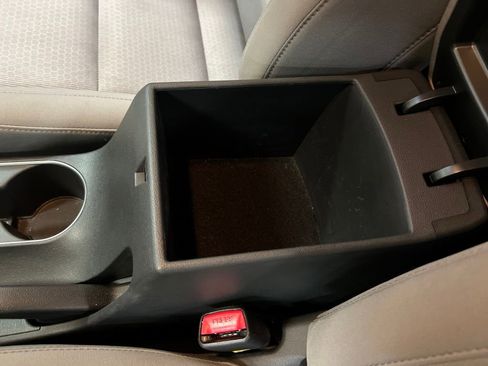 Used 2017 Hyundai Elantra SE image 30