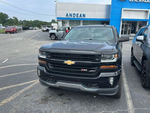 Used 2018 Chevrolet Silverado 1500 LT w/ All Star Edition AWD/4WD image 2