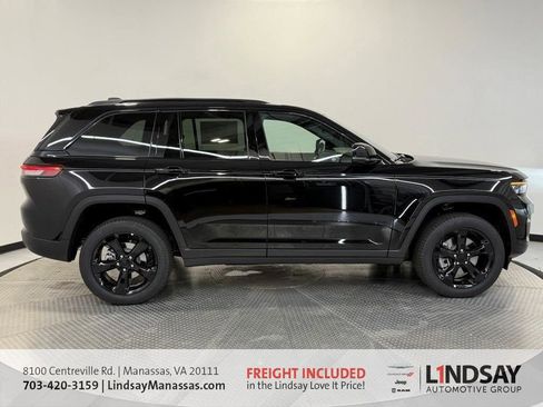 New 2025 Jeep Grand Cherokee Limited w/ Luxury Tech Group II image 3