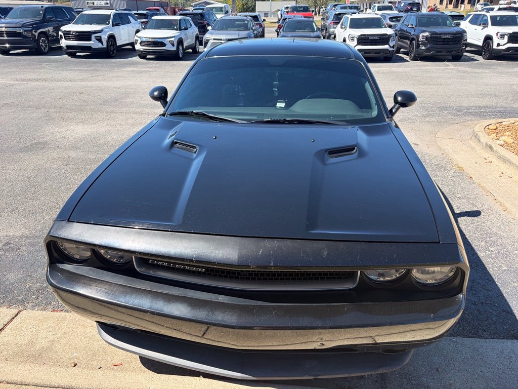 Used 2014 Dodge Challenger SXT RWD image 3
