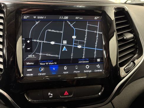Used 2019 Jeep Cherokee Limited AWD/4WD image 21