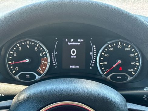 Used 2021 Jeep Renegade Sport FWD image 16