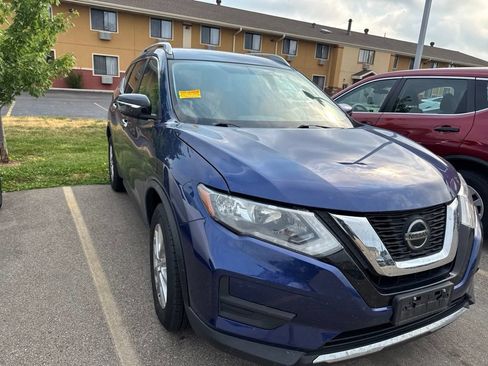 Used 2018 Nissan Rogue SV AWD/4WD image 2