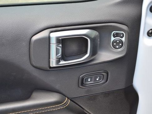 Used 2024 Jeep Wrangler Unlimited Sahara AWD/4WD image 16