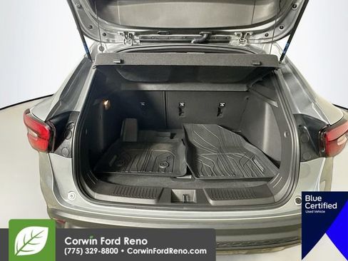 Used 2025 Chevrolet Trax RS w/ Driver Confidence Package FWD image 28